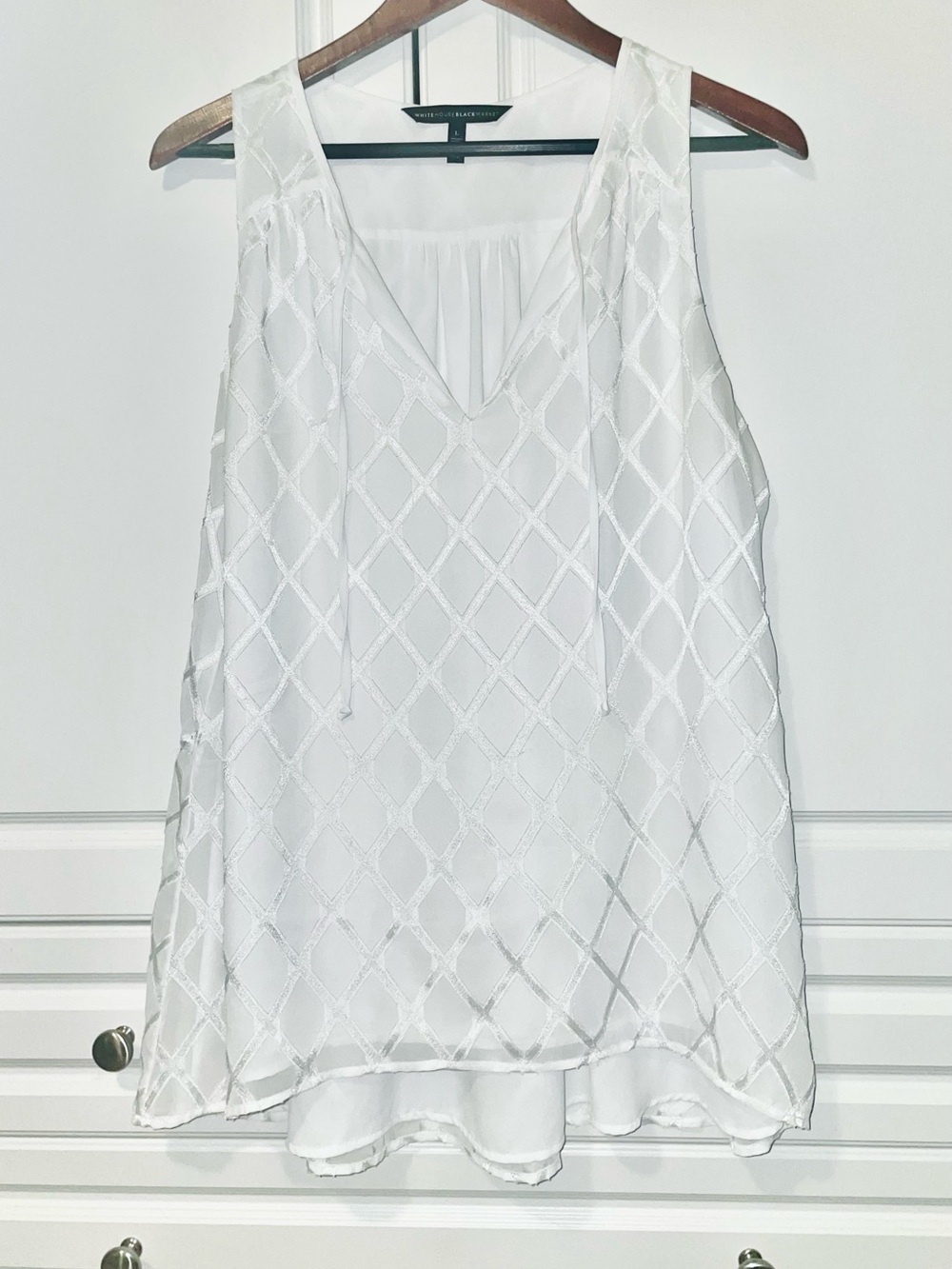 White House Black Market, Diamond Design White V-Neck Overlay Tank Top